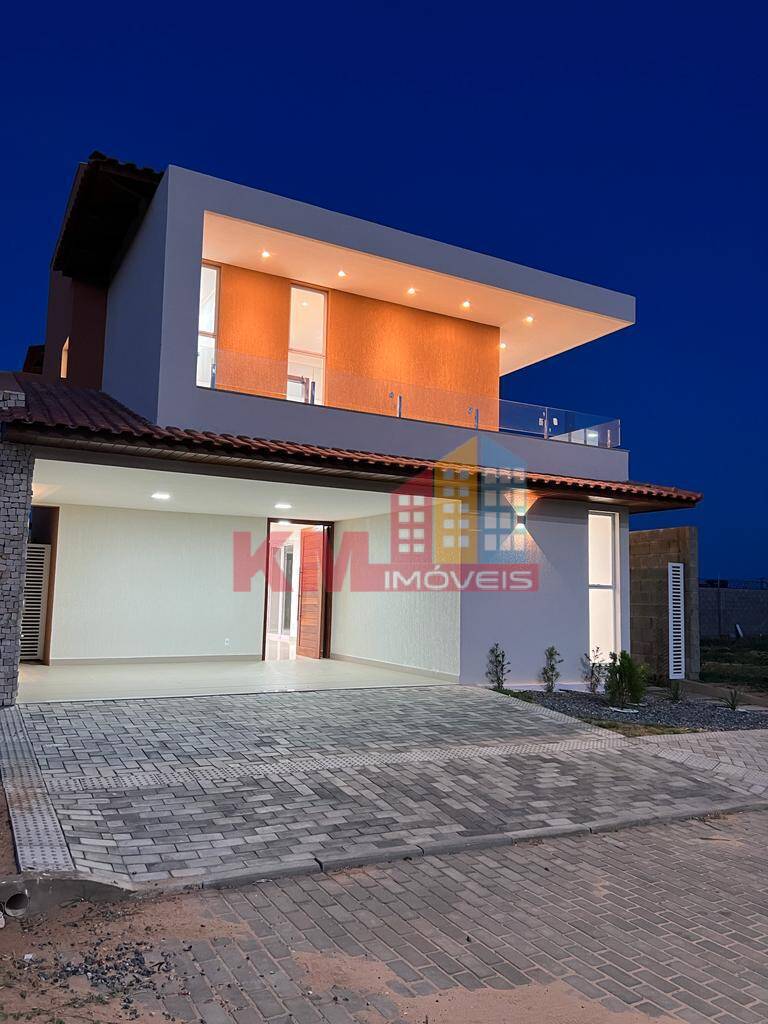 Casa de Condomínio à venda com 4 quartos, 225m² - Foto 1