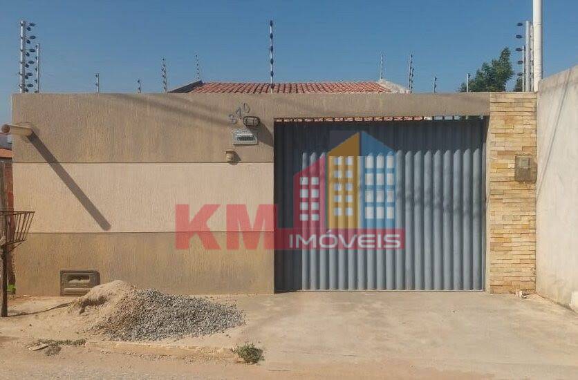 Casa à venda com 2 quartos, 80m² - Foto 2