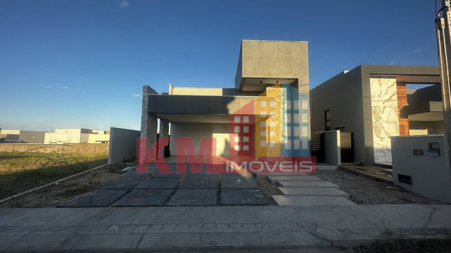 Casa de Condomínio à venda com 3 quartos, 201m² - Foto 1