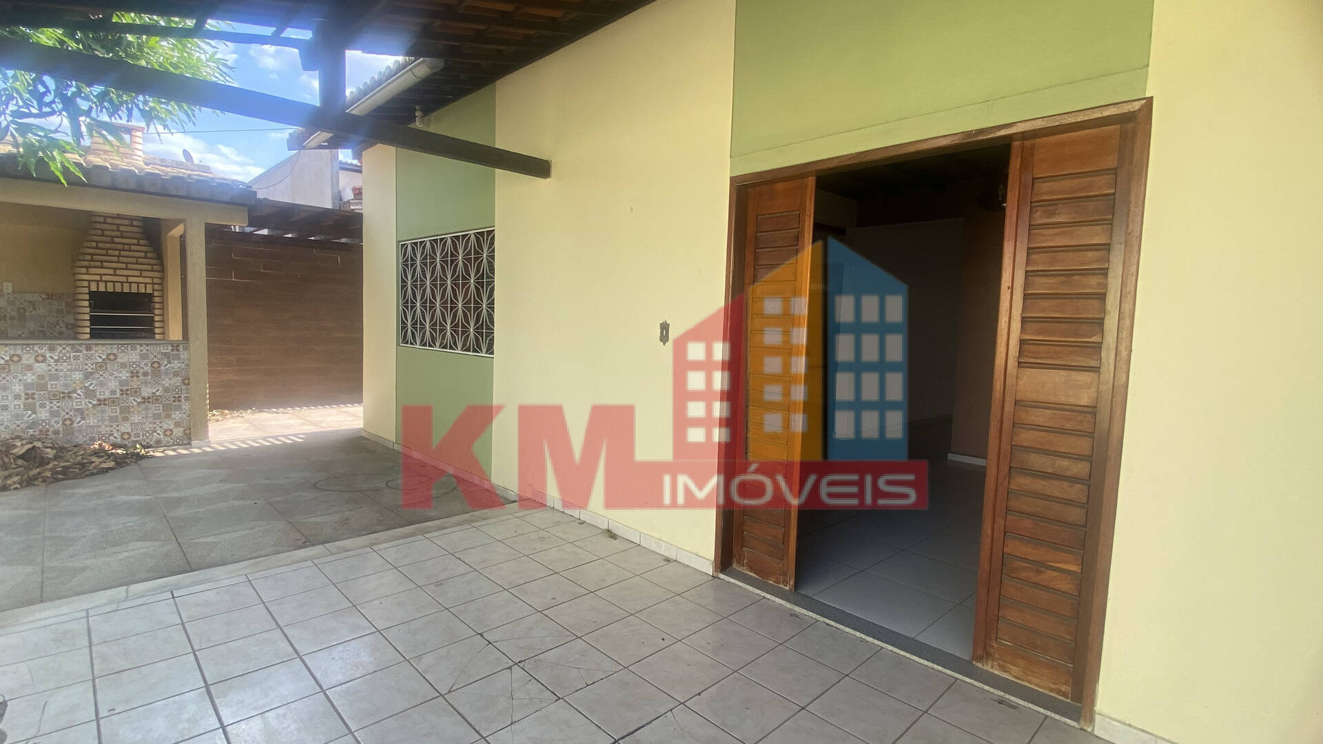 Casa à venda com 4 quartos, 360m² - Foto 1