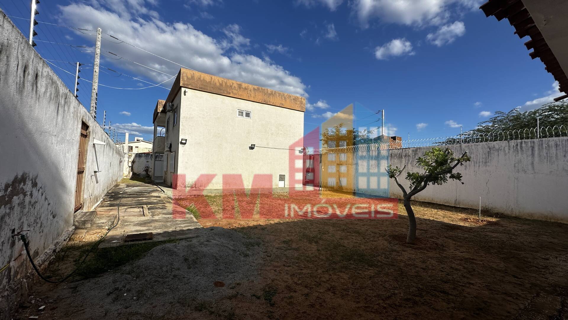 Casa à venda com 3 quartos, 999m² - Foto 24