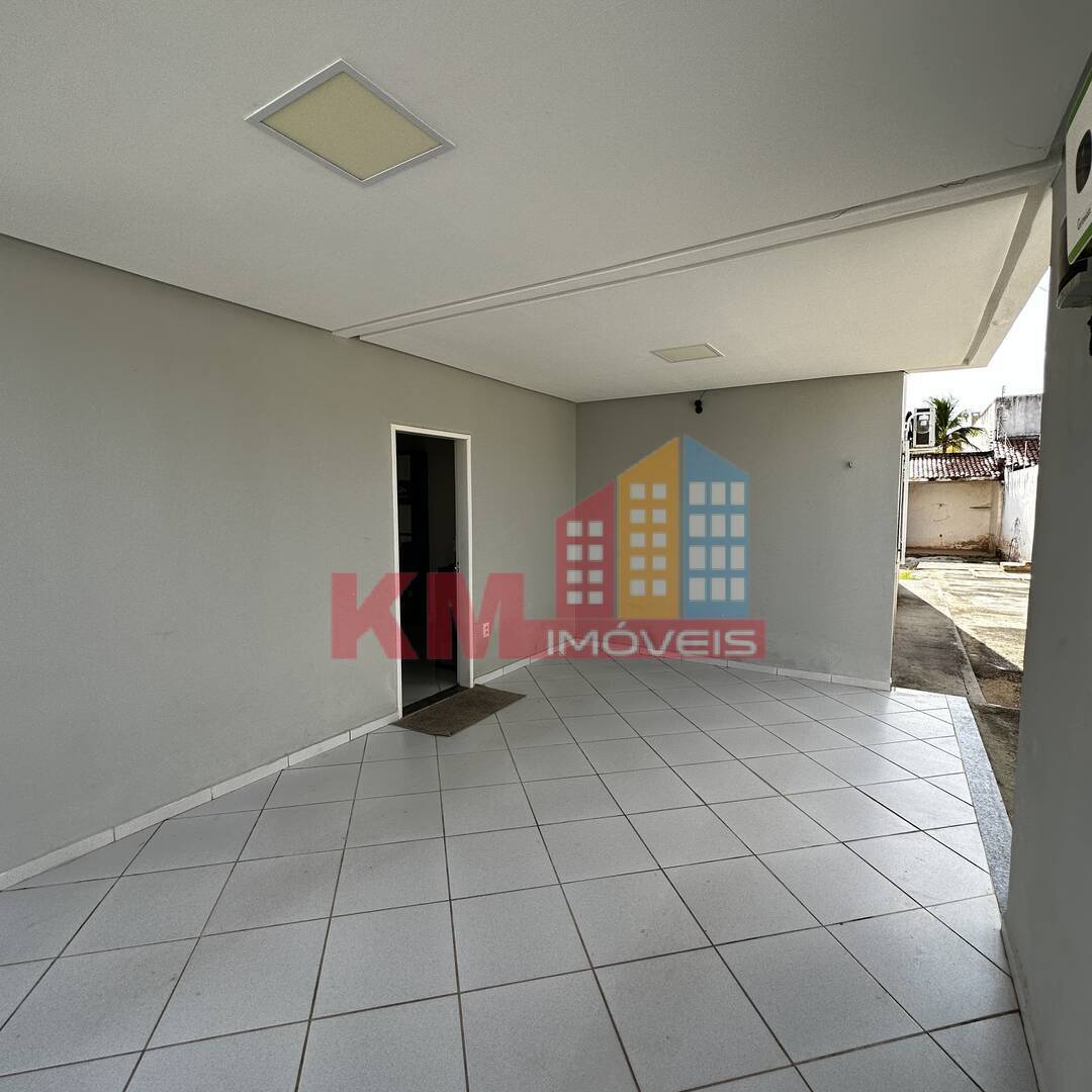 Casa à venda com 3 quartos, 999m² - Foto 2