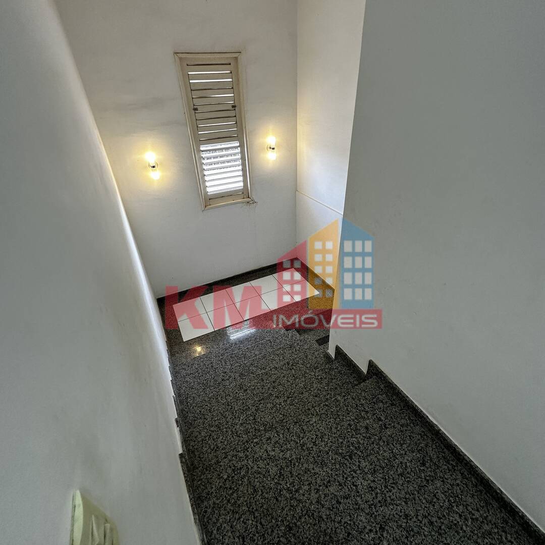 Casa à venda com 3 quartos, 999m² - Foto 13