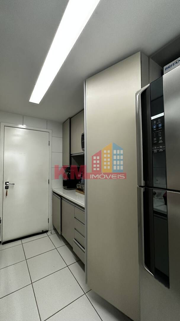 Apartamento à venda com 3 quartos, 165m² - Foto 22