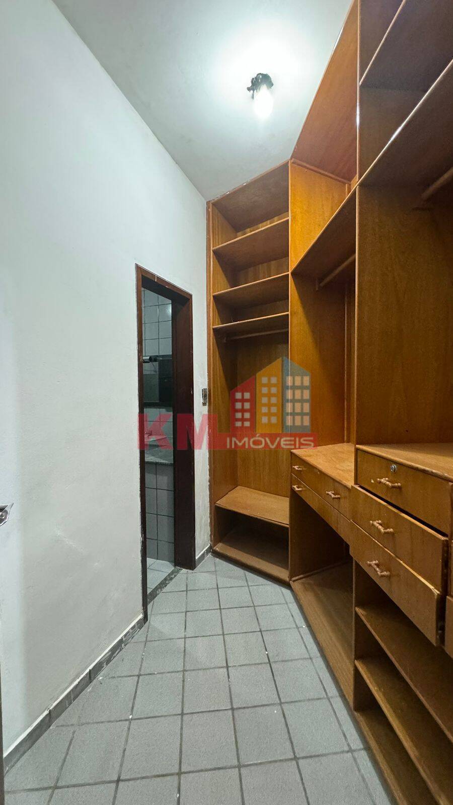 Casa para alugar com 5 quartos, 200m² - Foto 15