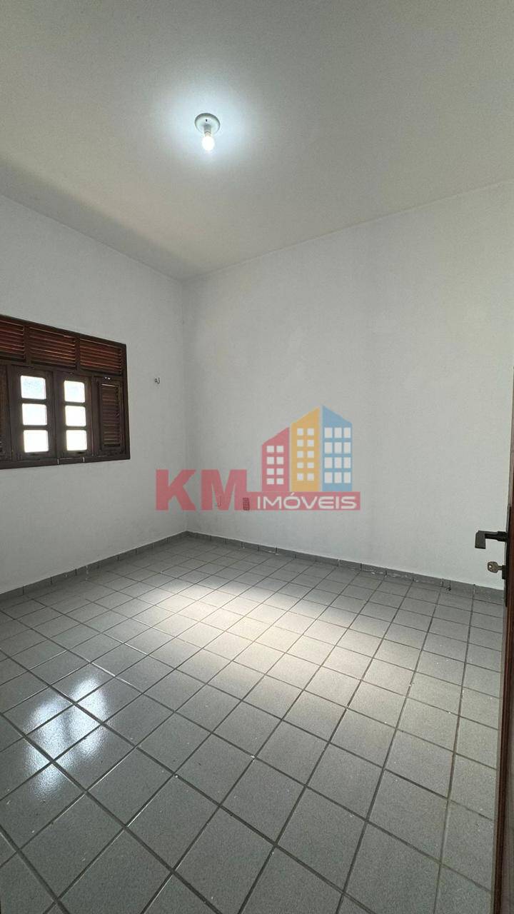 Casa para alugar com 5 quartos, 200m² - Foto 26