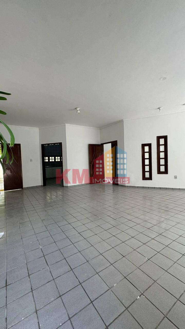 Casa para alugar com 5 quartos, 200m² - Foto 6