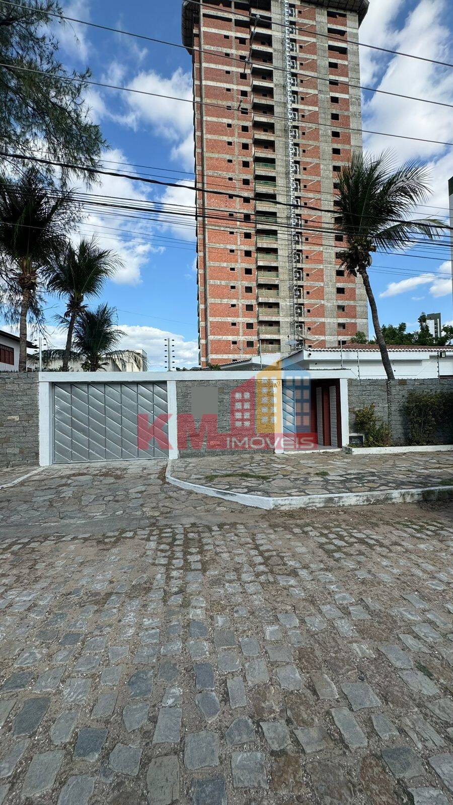 Casa para alugar com 5 quartos, 200m² - Foto 2