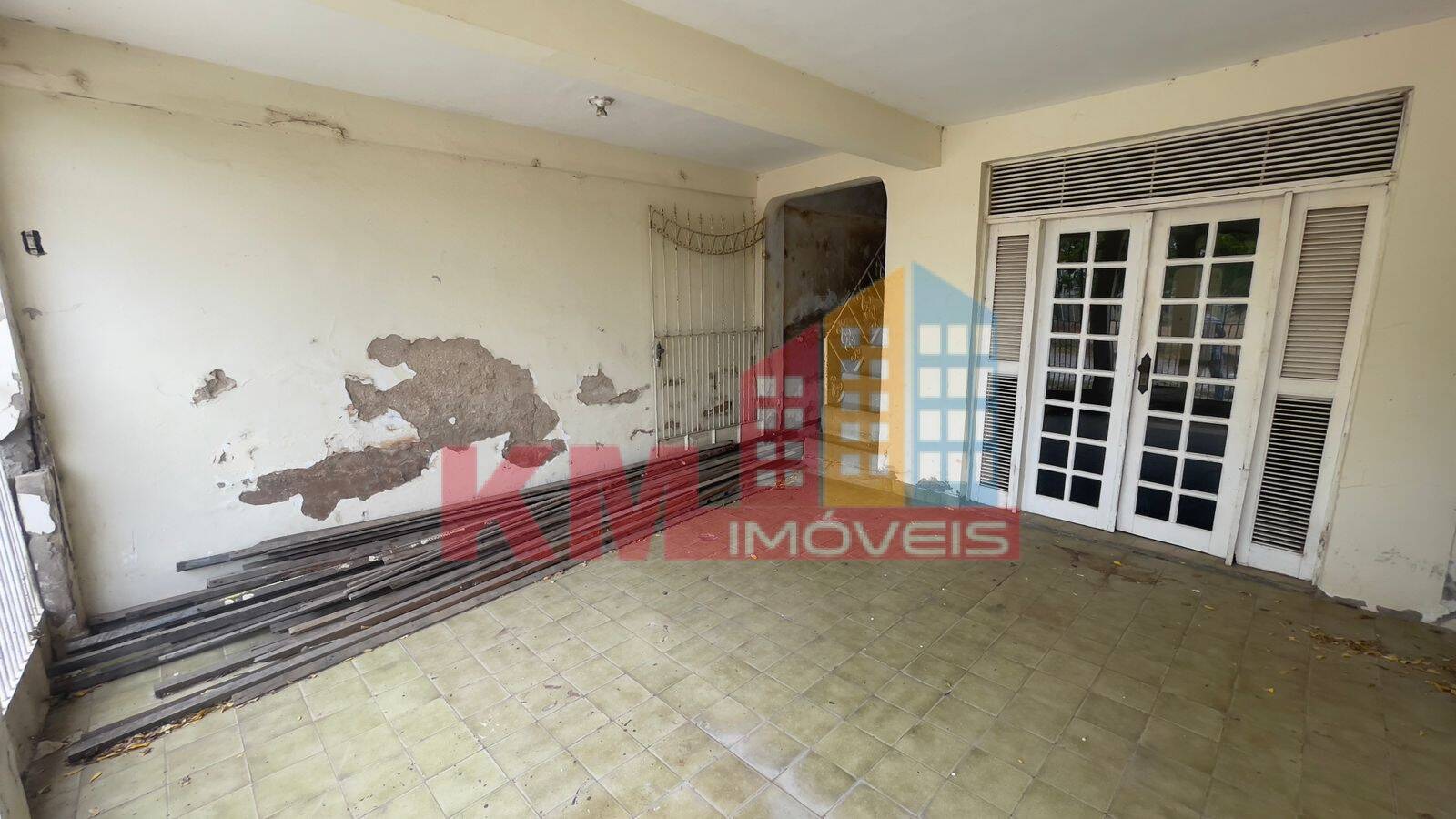 Casa à venda com 3 quartos, 198m² - Foto 2