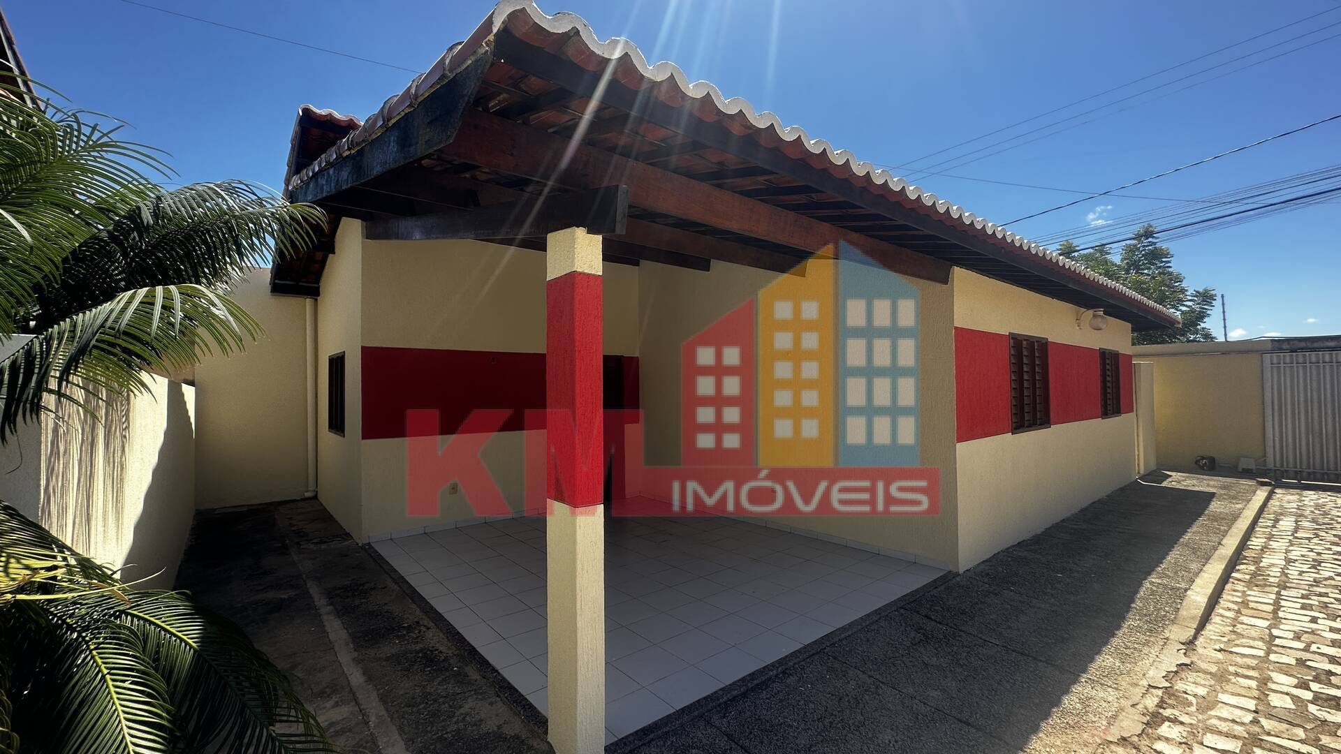 Casa de Condomínio à venda e aluguel com 2 quartos, 70m² - Foto 1