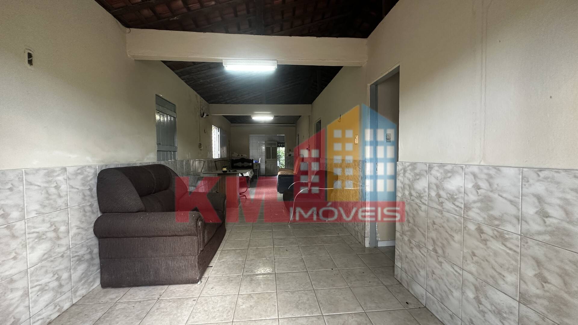 Casa à venda com 2 quartos, 321m² - Foto 2