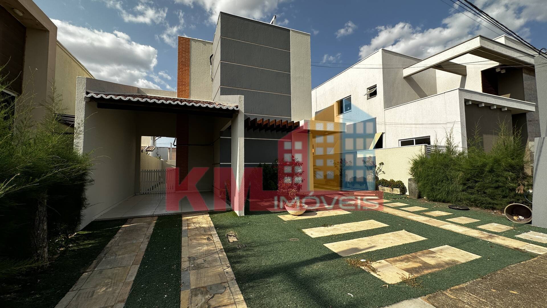 Casa de Condomínio à venda e aluguel com 3 quartos, 140m² - Foto 1