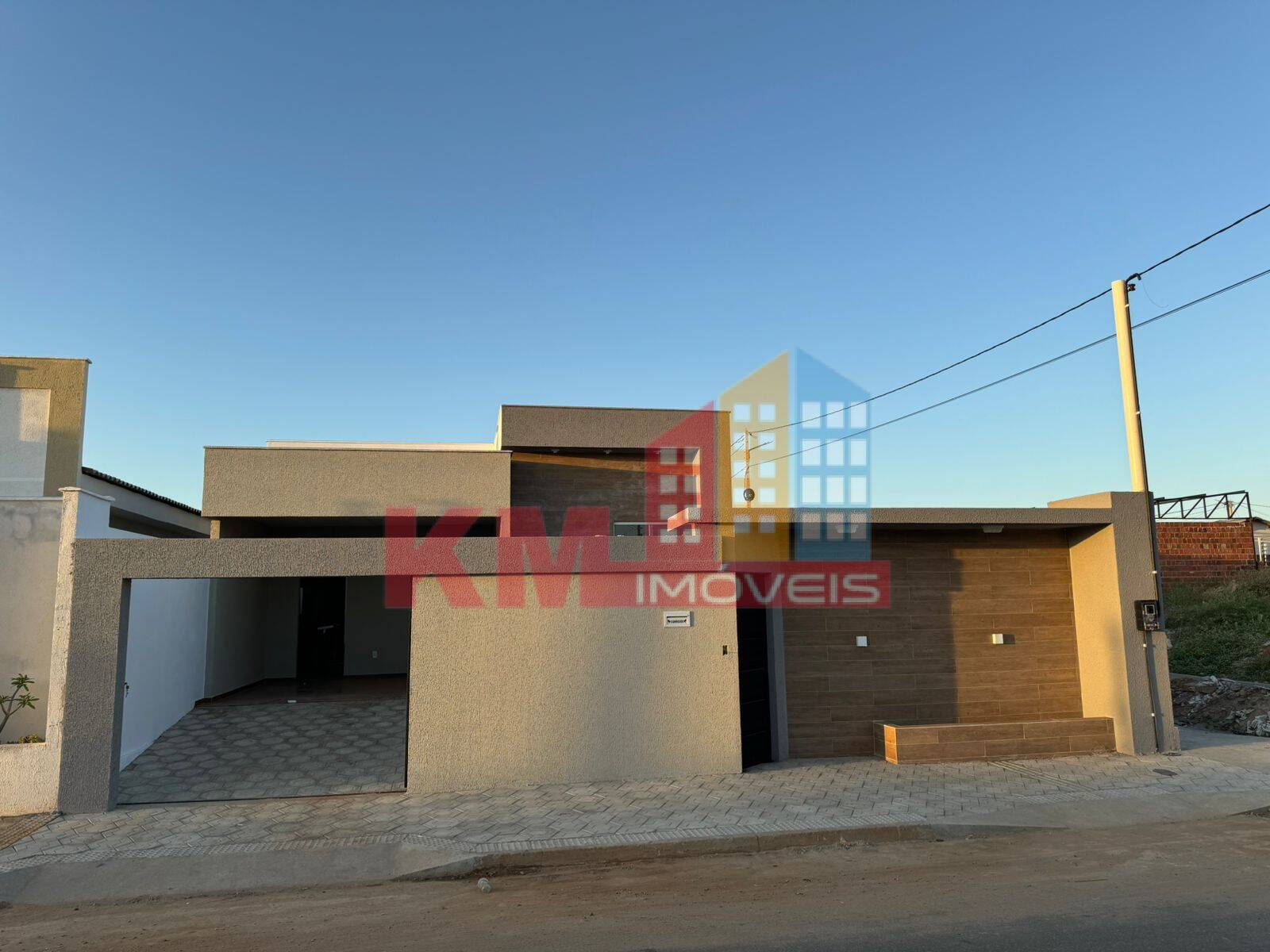 Casa à venda com 3 quartos, 104m² - Foto 2