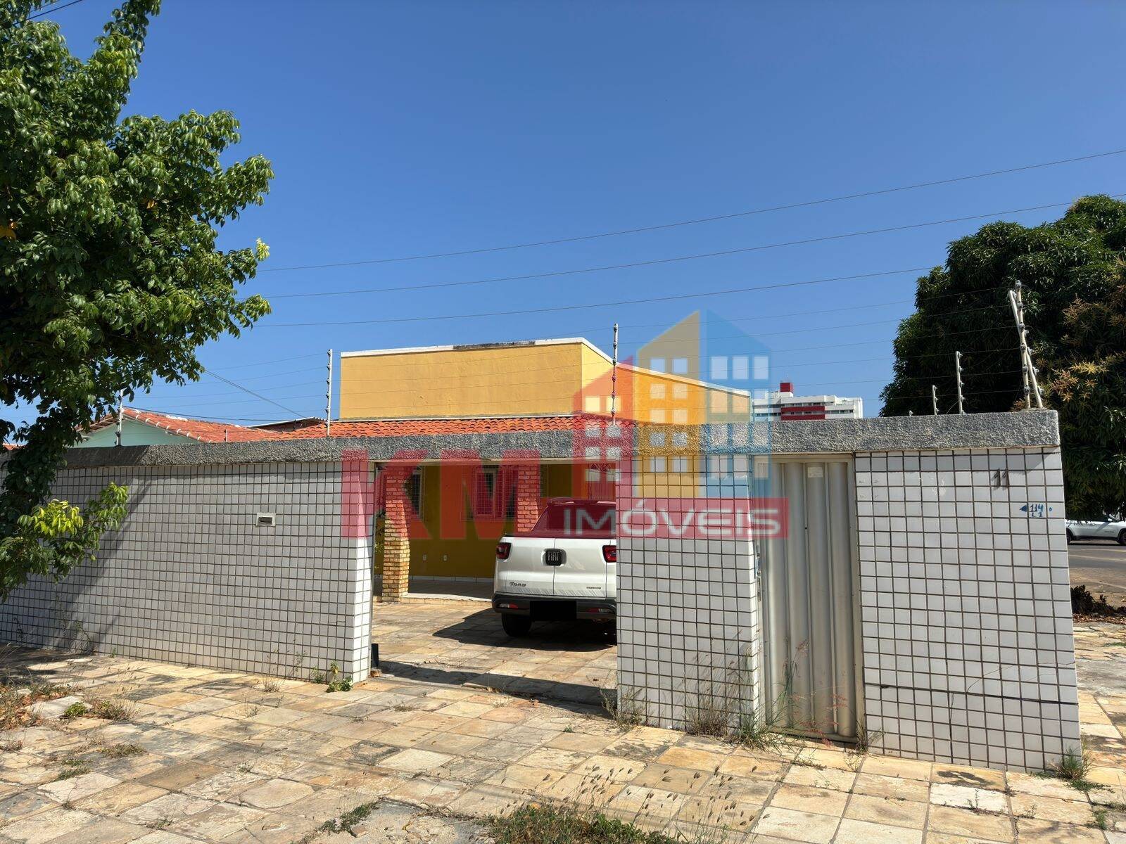 Casa para alugar com 3 quartos, 999m² - Foto 1