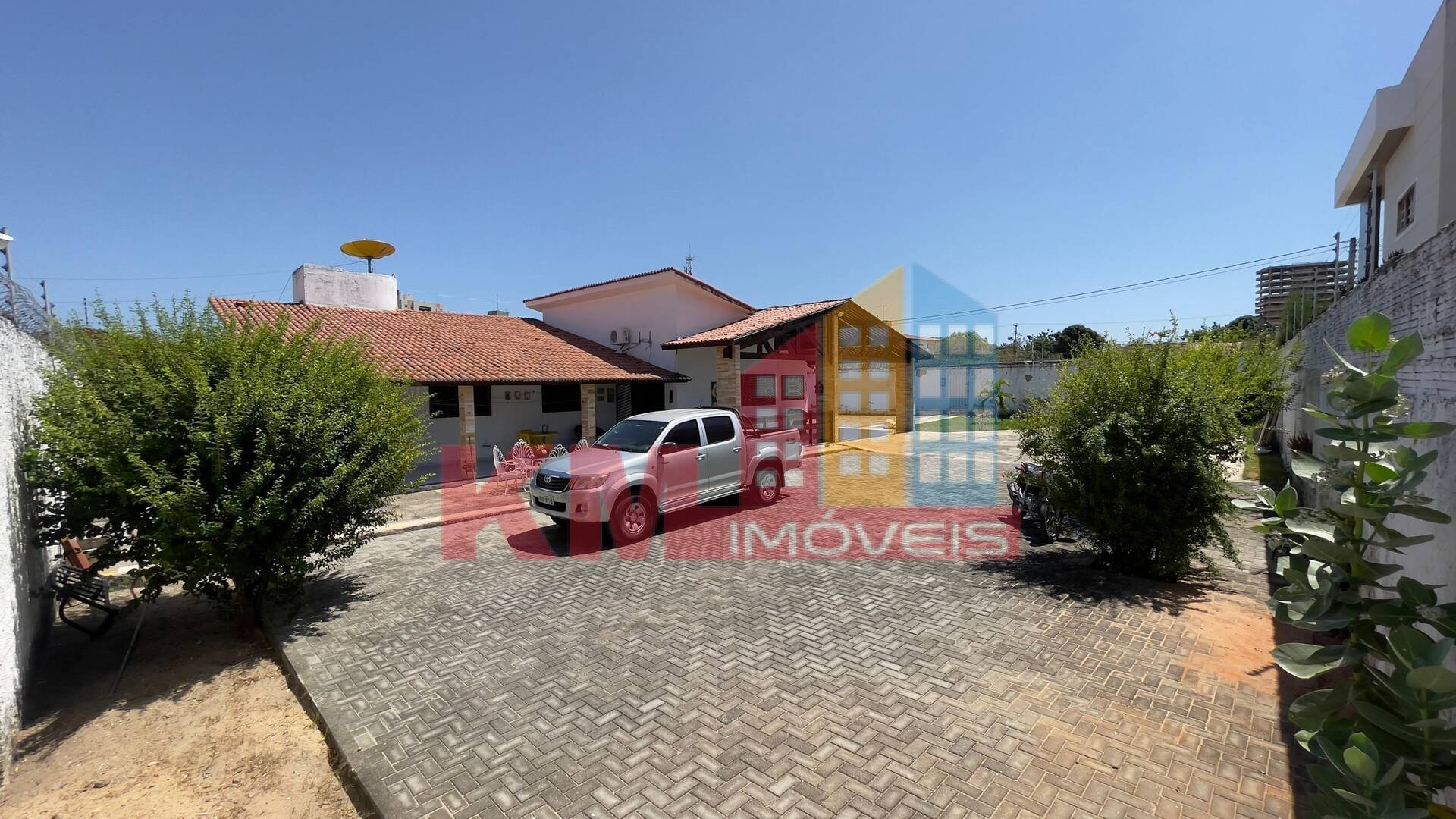 Casa à venda com 3 quartos, 936m² - Foto 2