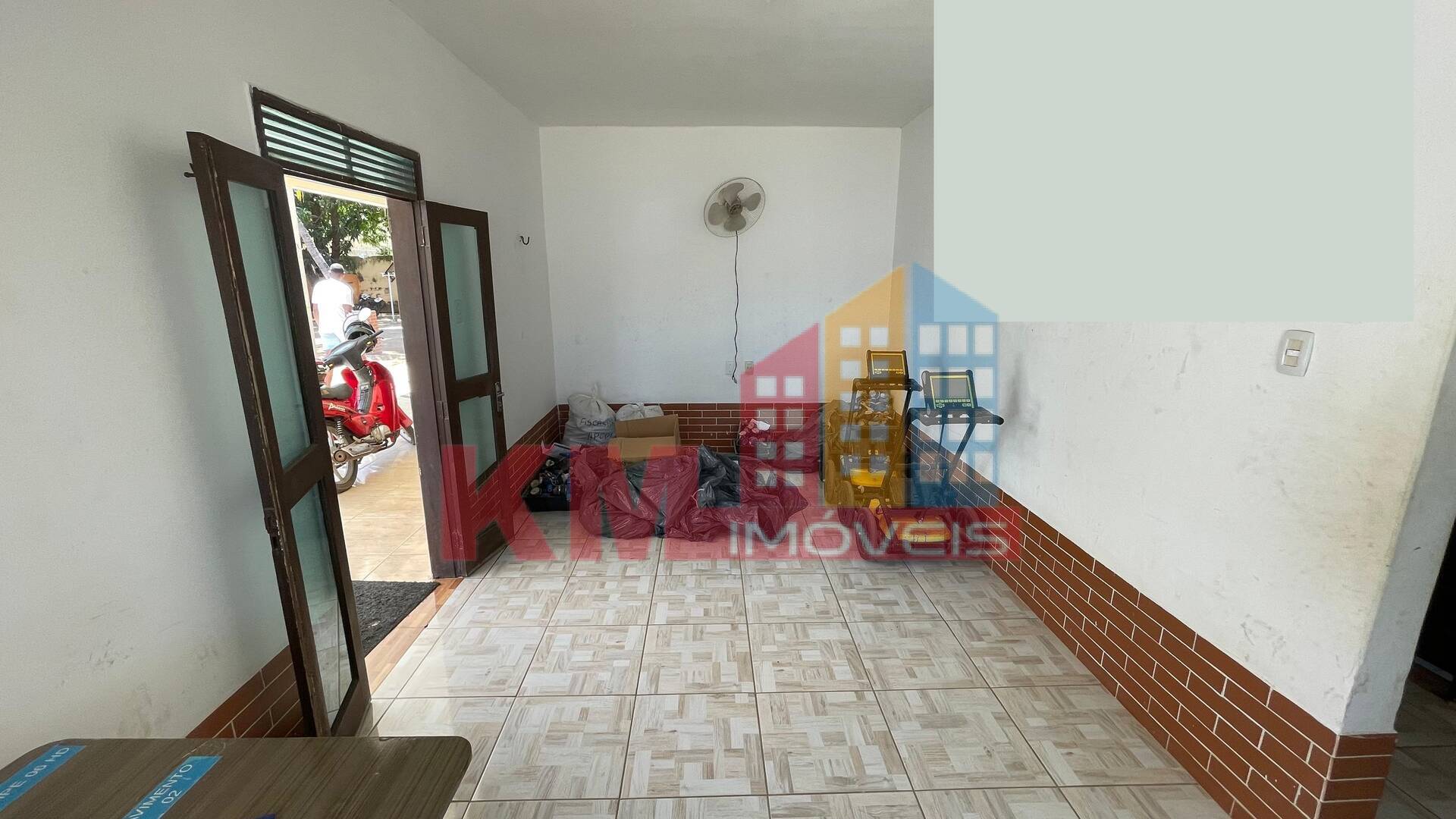 Casa à venda com 3 quartos, 1080m² - Foto 2