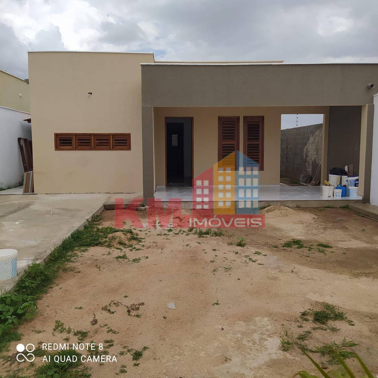 Casa à venda com 3 quartos, 100m² - Foto 1