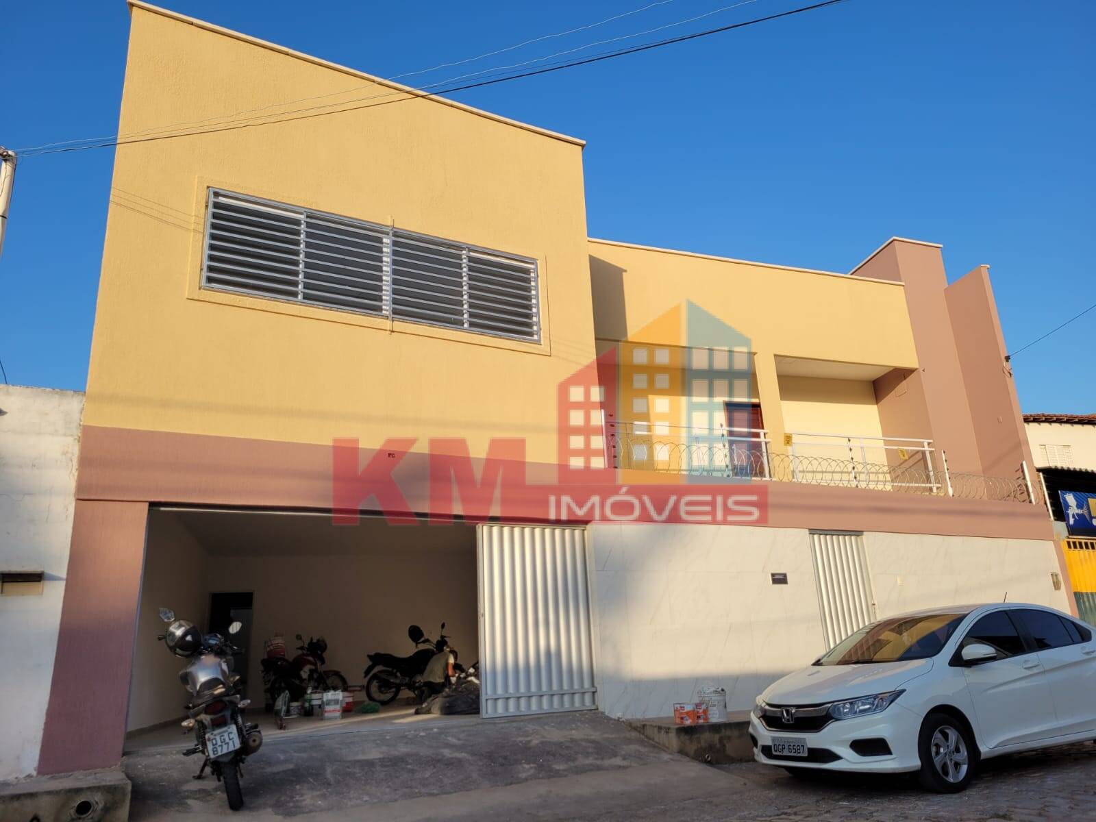 Casa à venda com 3 quartos, 999m² - Foto 1