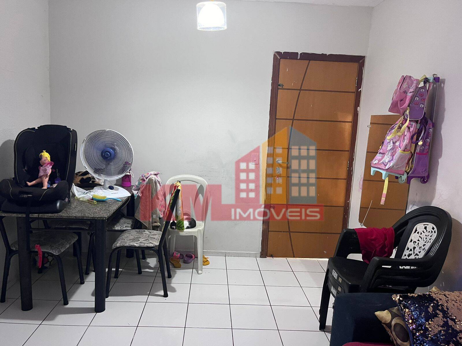 Apartamento à venda com 2 quartos, 999m² - Foto 1