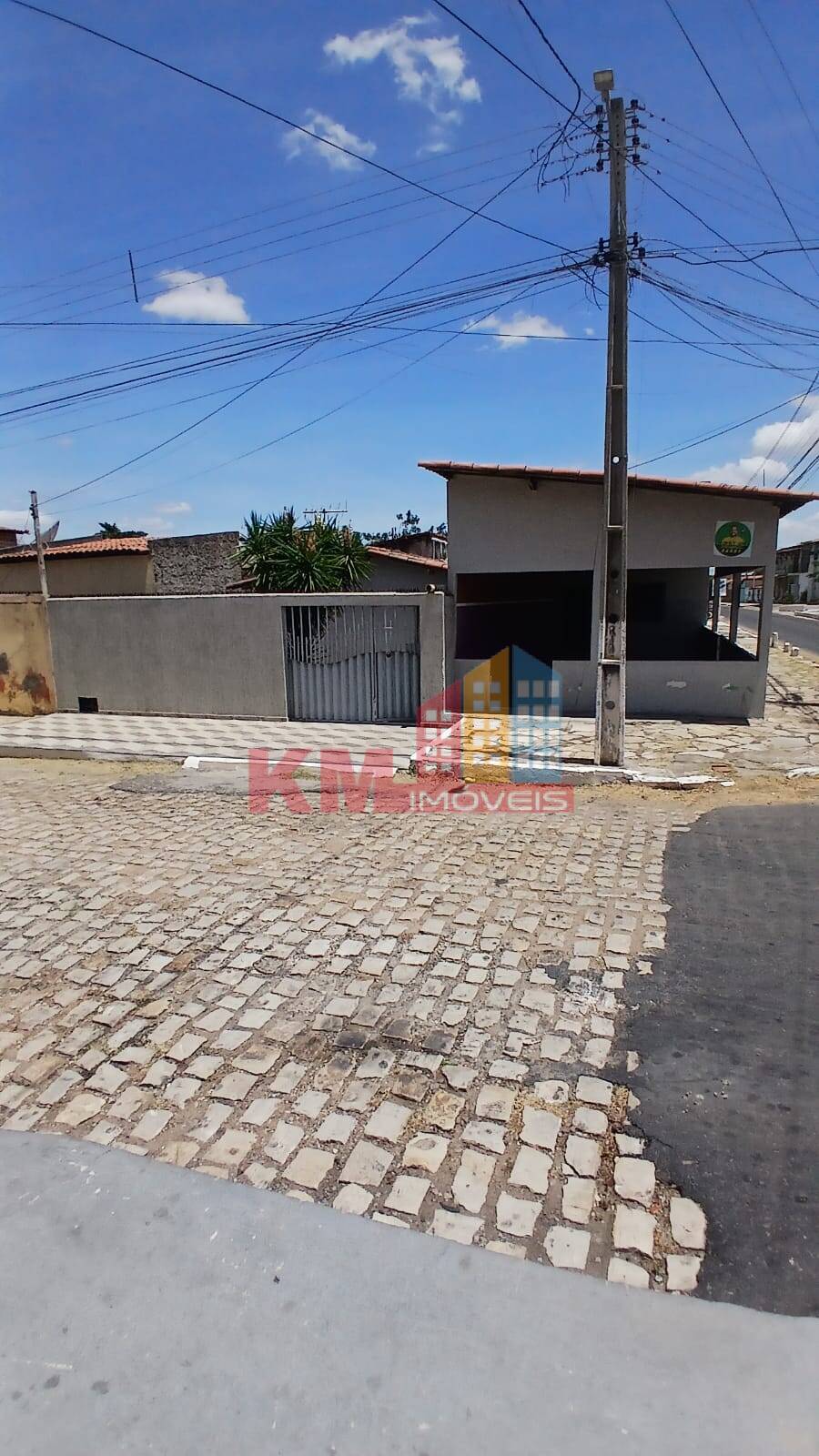 Casa à venda com 3 quartos, 999m² - Foto 2