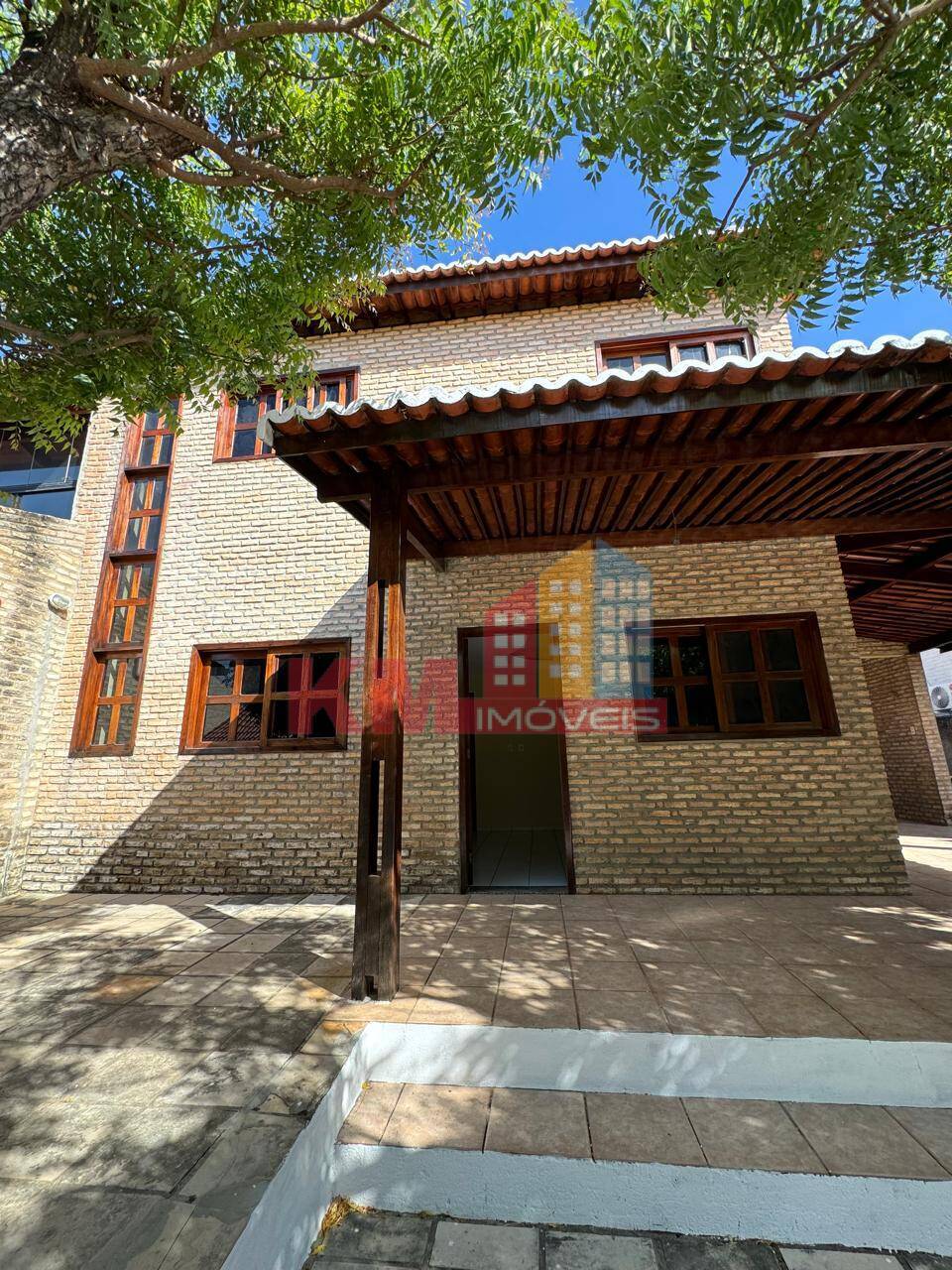 Casa de Condomínio à venda com 3 quartos, 999m² - Foto 1