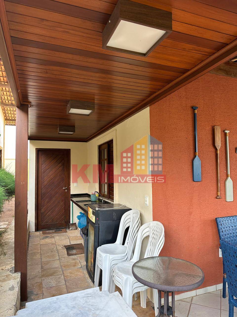 Casa à venda com 3 quartos, 96m² - Foto 1