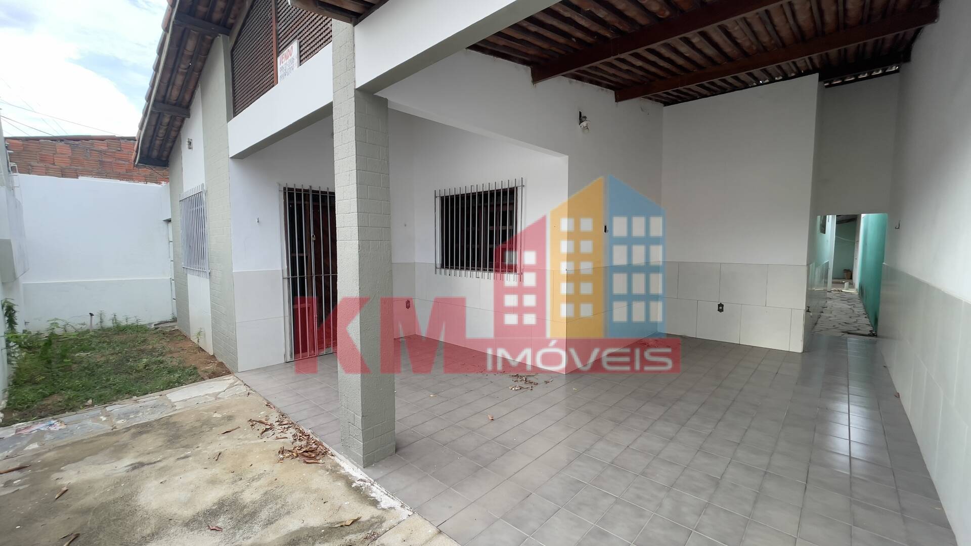 Casa à venda com 3 quartos, 164m² - Foto 1