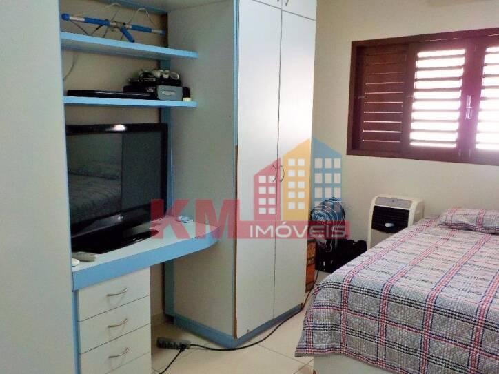 Casa à venda com 3 quartos, 240m² - Foto 26